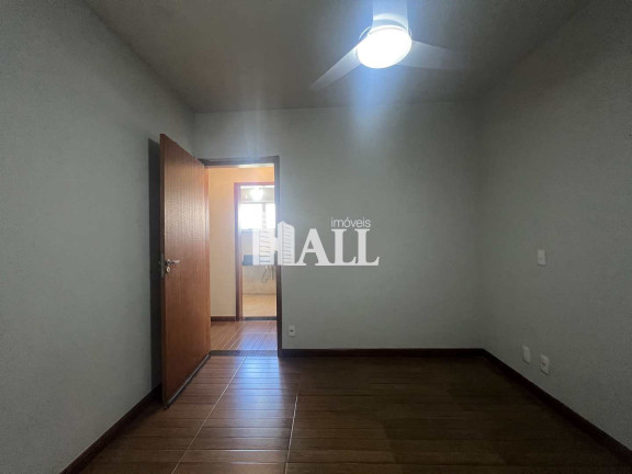 Imagem Casa com 3 Quartos à Venda, 240 m² em Centro - Bady Bassitt