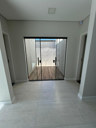 Imagem Casa com 3 Quartos à Venda, 399 m² em Vila Petrópolis - Atibaia Imagem Casa com 3 Quartos à Venda, 399 m² em Vila Petrópolis - Atibaia