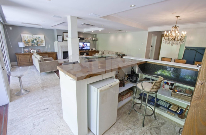 Imagem Imóvel com 4 Quartos à Venda, 500 m² em Três Figueiras - Porto Alegre Imagem Imóvel com 4 Quartos à Venda, 500 m² em Três Figueiras - Porto Alegre