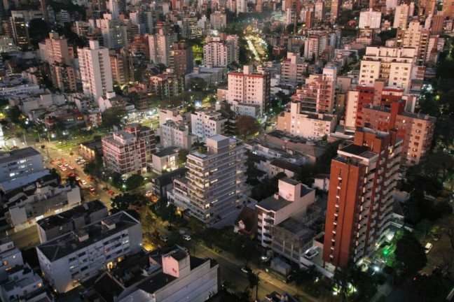 Imagem Imóvel com 3 Quartos à Venda, 165 m² em Petrópolis - Porto Alegre Imagem Imóvel com 3 Quartos à Venda, 165 m² em Petrópolis - Porto Alegre