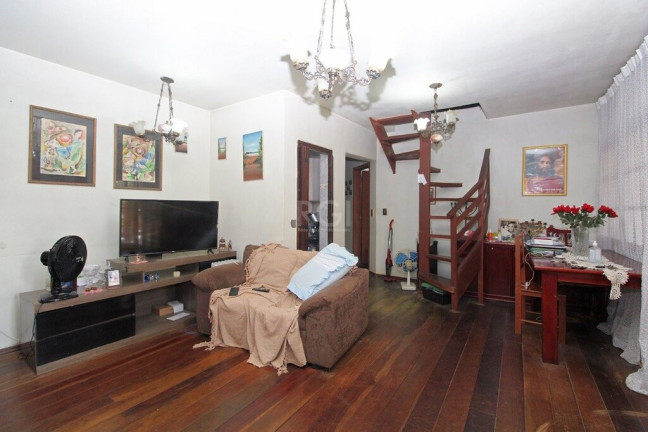 Imagem Casa com 4 Quartos à Venda, 300 m² em Glória - Porto Alegre