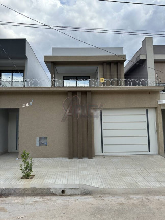 Casa com 3 Quartos à Venda,  em Ibituruna - Montes Claros