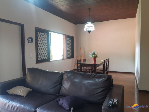 Imagem Casa com 4 Quartos à Venda, 185 m² em Jardim Cascata - Teresópolis