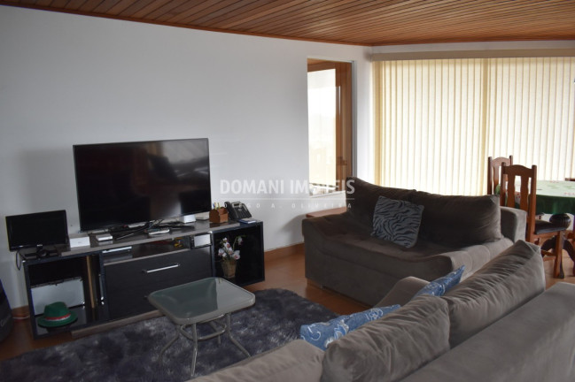 Imagem Casa com 4 Quartos à Venda, 195 m² em Região Do Alto Do Capivari - Campos Do Jordão