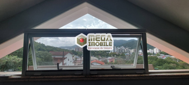 Imagem Casa com 5 Quartos à Venda, 900 m² em Córrego Grande - Florianópolis Imagem Casa com 5 Quartos à Venda, 900 m² em Córrego Grande - Florianópolis