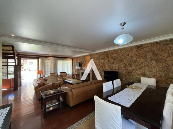 Imagem Casa com 4 Quartos à Venda, 186 m² em Alto - Teresópolis