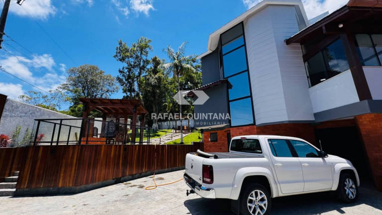 Imagem Casa com 4 Quartos à Venda, 470 m² em Lagoa Da Conceição - Florianópolis Imagem Casa com 4 Quartos à Venda, 470 m² em Lagoa Da Conceição - Florianópolis