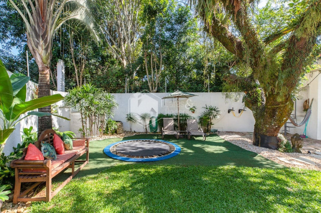 Casa com 4 Quartos à Venda, 350 m² em Granja Julieta - São Paulo