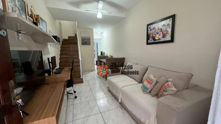 Sobrado com 2 Quartos à Venda, 62 m² em Vila Guilhermina - Praia Grande