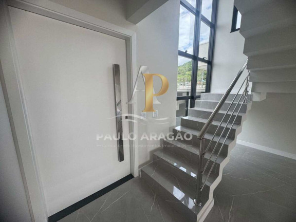 Imagem Casa de Condomínio com 4 Quartos à Venda, 263 m² em Santa Regina - Camboriú