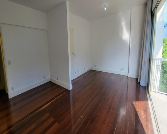 Imagem Imóvel com 3 Quartos à Venda, 150 m² em Ipanema - Rio De Janeiro Imagem Imóvel com 3 Quartos à Venda, 150 m² em Ipanema - Rio De Janeiro