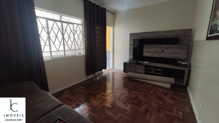 Imagem Casa com 3 Quartos à Venda, 178 m² em Centro - São Lourenço