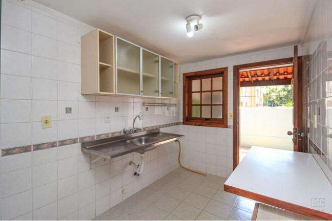 Imagem Casa com 2 Quartos à Venda, 95 m² em Cavalhada - Porto Alegre