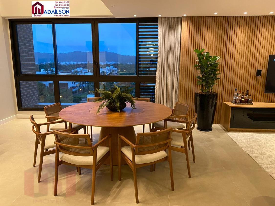 Imagem Imóvel com 4 Quartos à Venda, 206 m²