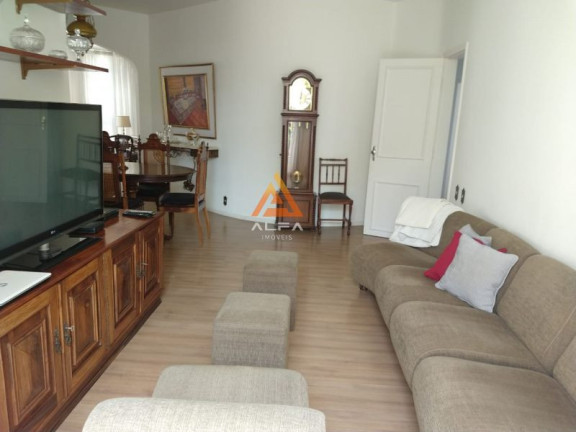 Imagem Casa com 4 Quartos à Venda, 378 m²