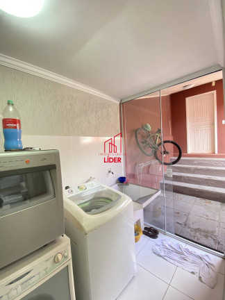 Imagem Casa com 3 Quartos à Venda, 181 m² em São Lourenço - Curitiba Imagem Casa com 3 Quartos à Venda, 181 m² em São Lourenço - Curitiba