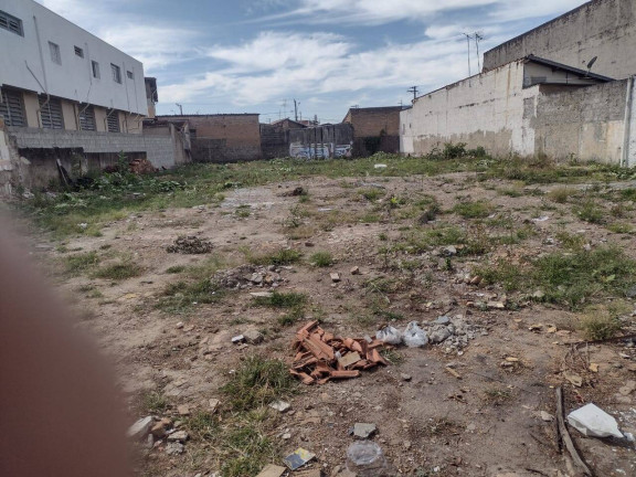 Imagem Terreno à Venda, 1.000 m² em Taubaté Imagem Terreno à Venda, 1.000 m² em Taubaté