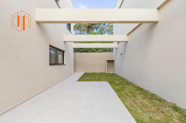 Imagem Sobrado com 3 Quartos à Venda, 145 m² em Uberaba - Curitiba
