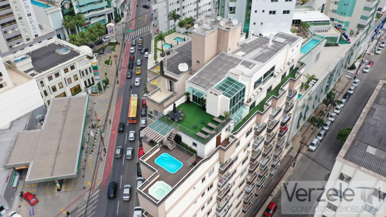 Imagem Apartamento com 4 Quartos para Temporada, 250 m² em Centro - Balneário Camboriú Imagem Apartamento com 4 Quartos para Temporada, 250 m² em Centro - Balneário Camboriú