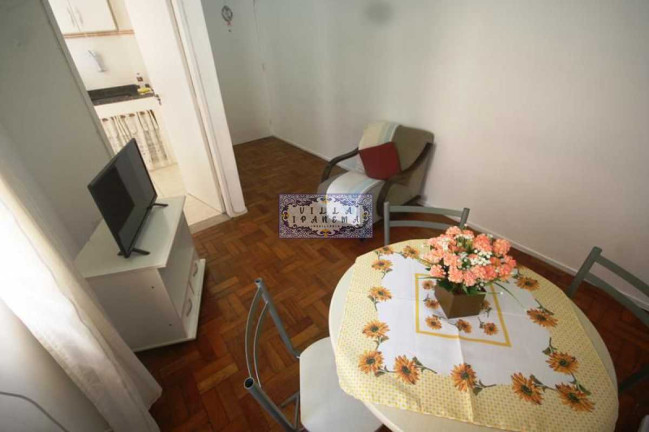Imagem Apartamento com 2 Quartos à Venda, 62 m² em Copacabana - Rio De Janeiro Imagem Apartamento com 2 Quartos à Venda, 62 m² em Copacabana - Rio De Janeiro