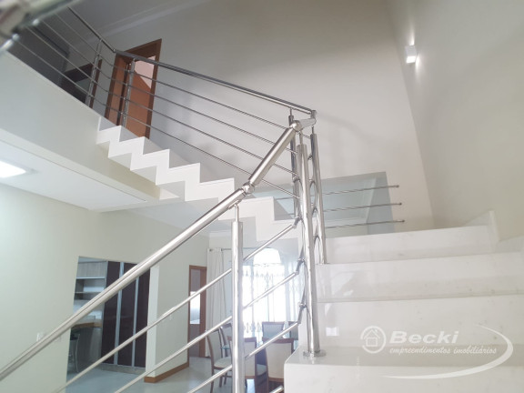 Imagem Casa com 3 Quartos à Venda, 314 m² em Floresta - Joinville