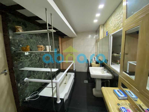Imagem Apartamento com 4 Quartos à Venda, 235 m² em Copacabana - Rio De Janeiro Imagem Apartamento com 4 Quartos à Venda, 235 m² em Copacabana - Rio De Janeiro