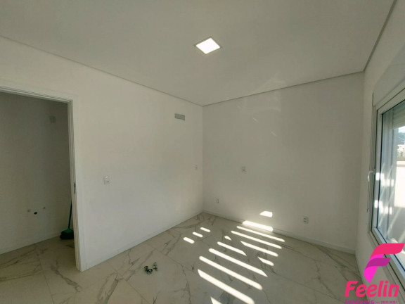 Imagem Casa com 3 Quartos à Venda, 131 m² em Campeche - Florianópolis Imagem Casa com 3 Quartos à Venda, 131 m² em Campeche - Florianópolis