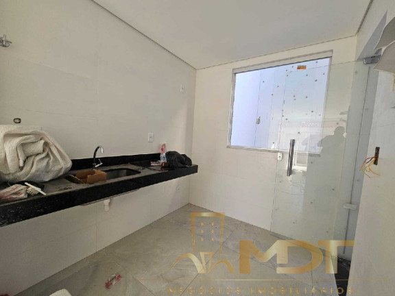Imagem Casa com 2 Quartos à Venda, 130 m² em Planalto - Belo Horizonte