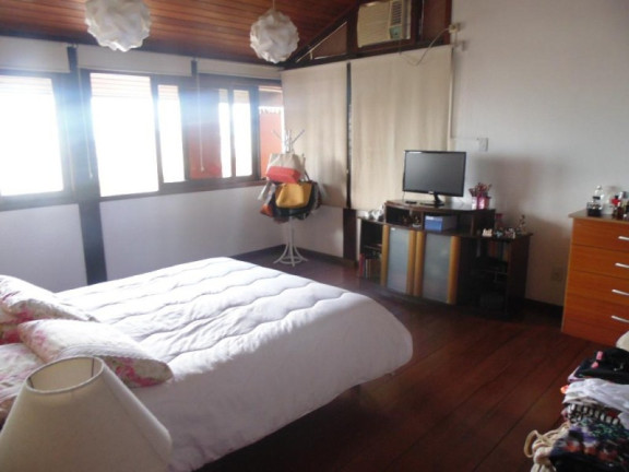 Imagem Casa com 5 Quartos à Venda, 600 m² em Glória - Macaé
