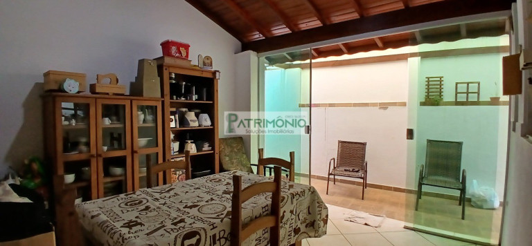 Imagem Casa com 4 Quartos à Venda, 132 m² em Nova Jaguariúna - Jaguariúna Imagem Casa com 4 Quartos à Venda, 132 m² em Nova Jaguariúna - Jaguariúna