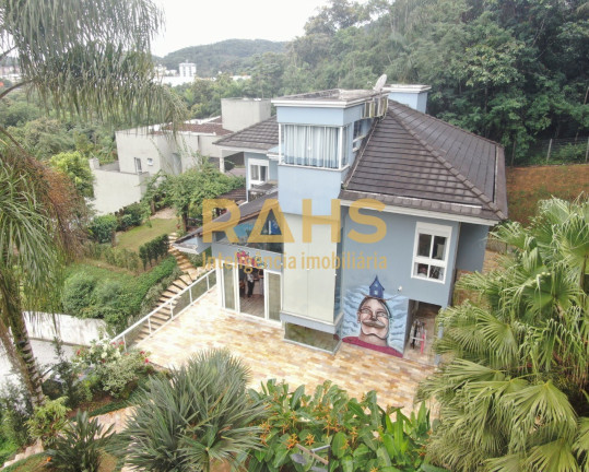Imagem Casa com 3 Quartos à Venda, 1.365 m² em São Marcos - Joinville Imagem Casa com 3 Quartos à Venda, 1.365 m² em São Marcos - Joinville
