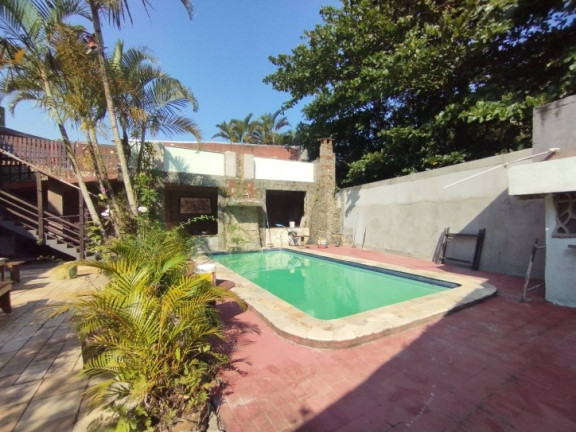 Casa com 6 Quartos à Venda, 280 m² em Guaiúba - Guarujá