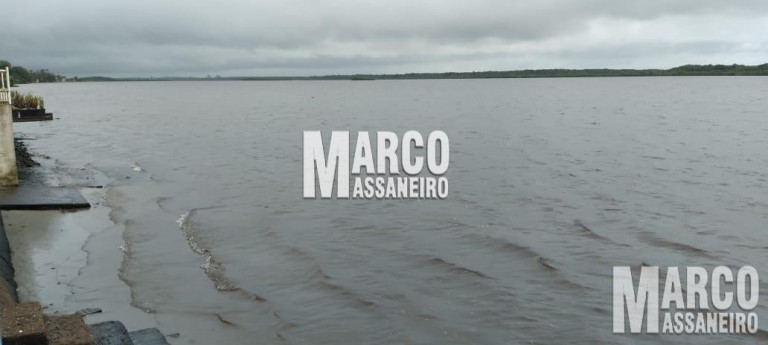 Imagem Terreno à Venda, 300 m² em Pinheiros - Balneário Barra Do Sul Imagem Terreno à Venda, 300 m² em Pinheiros - Balneário Barra Do Sul