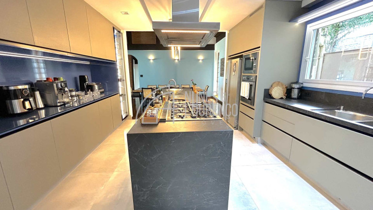 Imagem Casa com 5 Quartos à Venda, 792 m² em Marapé - Santos Imagem Casa com 5 Quartos à Venda, 792 m² em Marapé - Santos