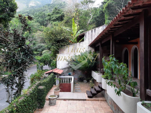 Imagem Casa com 3 Quartos à Venda, 360 m² em Itacoatiara - Niterói