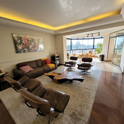 Apartamento com 3 Quartos à Venda ou Locação, 240 m² em Vila Suzana - São Paulo