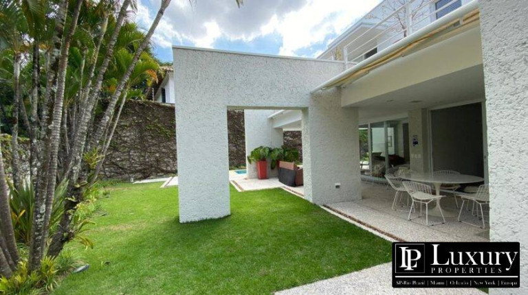 Imagem Casa com 3 Quartos à Venda, em Morumbi - São Paulo Imagem Casa com 3 Quartos à Venda, em Morumbi - São Paulo
