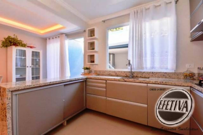 Imagem Casa com 4 Quartos à Venda, 372 m² em Guabirotuba - Curitiba