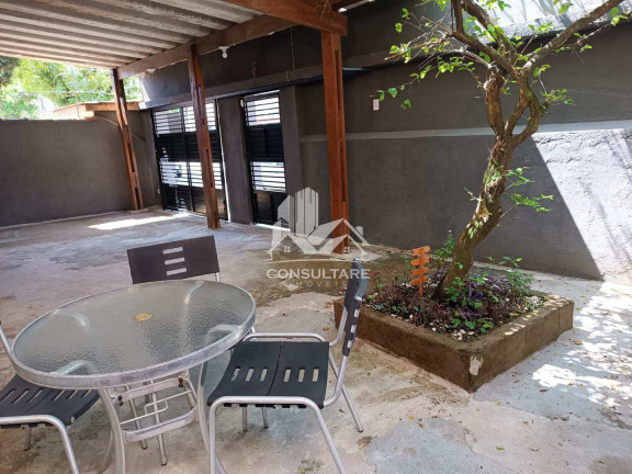 Casa com 3 Quartos para Alugar, 400 m² em Marapé - Santos