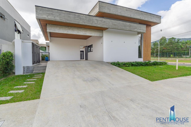 Imagem Casa com 3 Quartos à Venda, 452 m² em Santa Regina - Camboriú