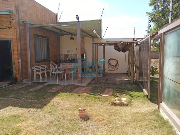 Imagem Casa com 2 Quartos à Venda, 200 m² em Chapada Dos Guimarães