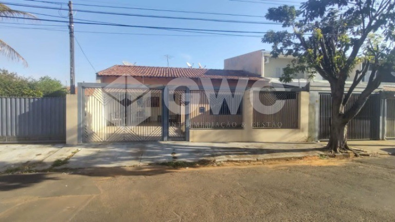Casa com 3 Quartos à Venda,  em Jardim Itaipu - Marília