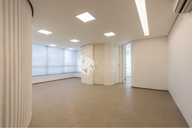 Sala Comercial à Venda, 196 m² em Jardim Paulistano - São Paulo