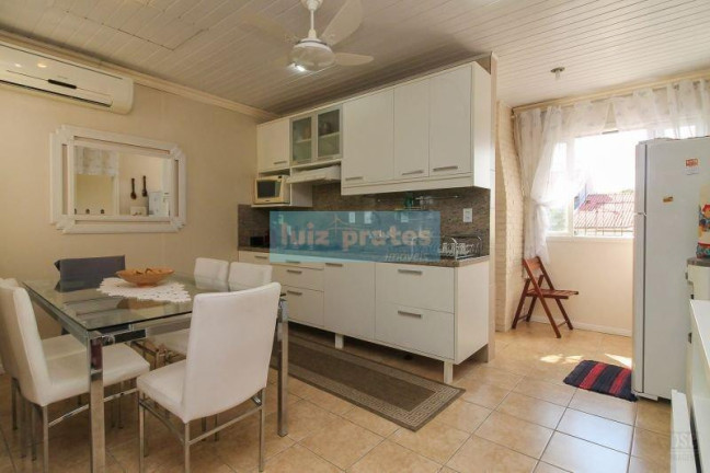 Imagem Casa com 7 Quartos à Venda, 330 m² em Nonoai - Porto Alegre