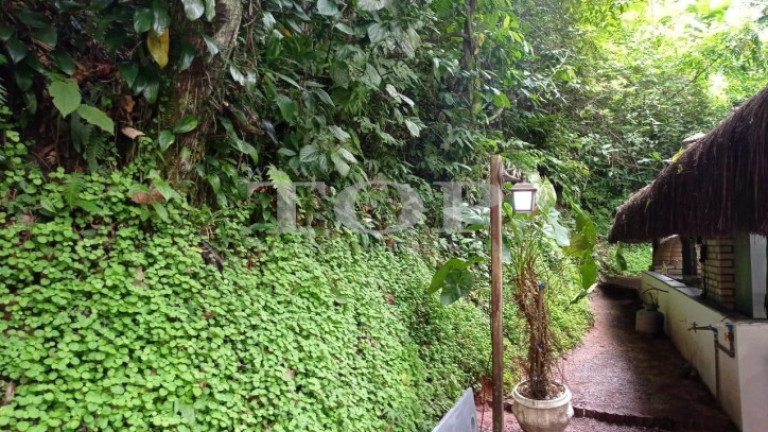 Imagem Cobertura com 3 Quartos à Venda, 235 m² em Pitangueiras - Guarujá