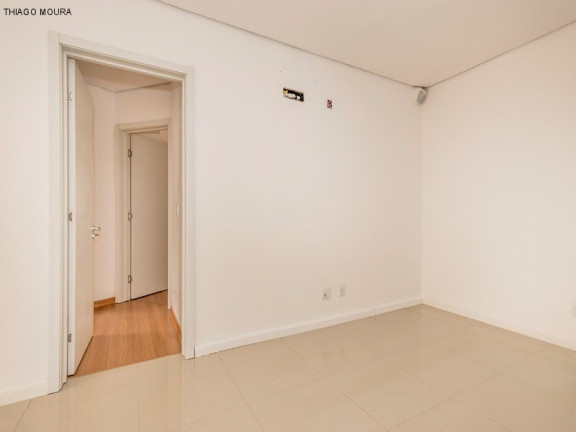 Imagem Imóvel com 2 Quartos à Venda, 156 m² em Jardim Itu - Porto Alegre Imagem Imóvel com 2 Quartos à Venda, 156 m² em Jardim Itu - Porto Alegre