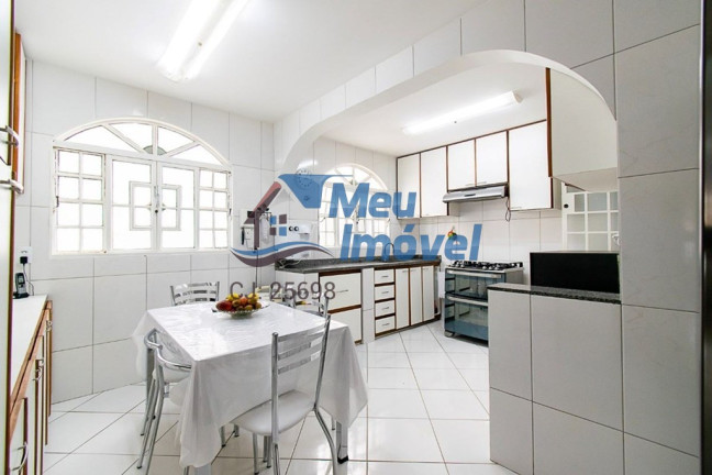Imagem Casa com 4 Quartos à Venda, 300 m² em Guará Ii - Brasília