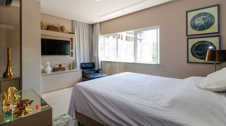 Imagem Apartamento com 3 Quartos à Venda, 235 m² em Pioneiros - Balneário Camboriú Imagem Apartamento com 3 Quartos à Venda, 235 m² em Pioneiros - Balneário Camboriú