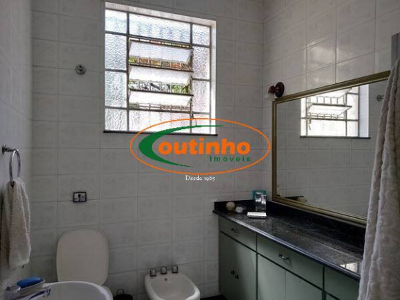 Imagem Casa com 6 Quartos à Venda, 356 m² em Grajaú - Rio De Janeiro Imagem Casa com 6 Quartos à Venda, 356 m² em Grajaú - Rio De Janeiro