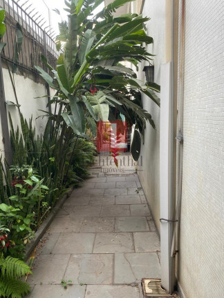 Casa com 3 Quartos à Venda, 300 m² em Jardim Das Bandeiras - São Paulo